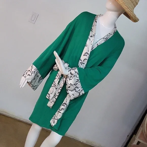 Doie Robe - Picture 1 of 11